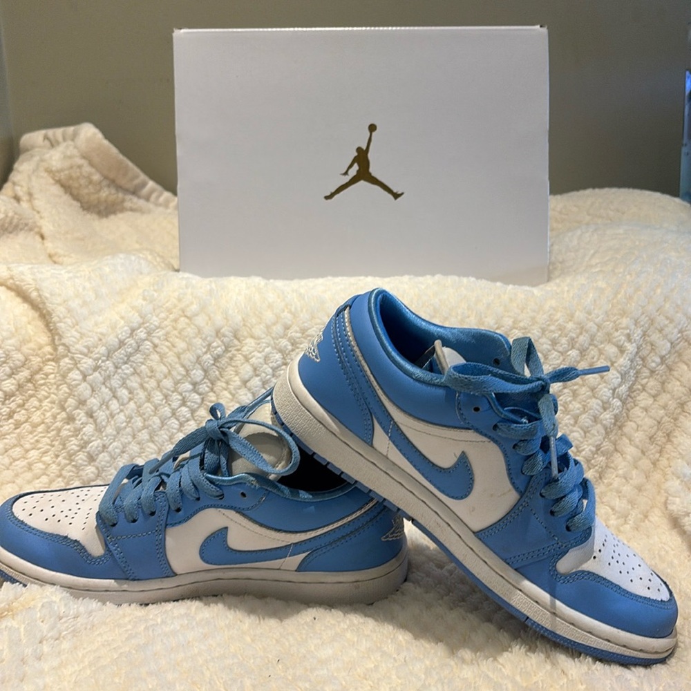 Nike Air Jordan 1 low size 6 women’s